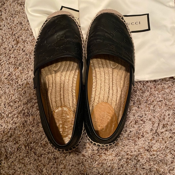 Like new, Black Leather authentic GUCCI espadrille - Picture 7 of 7